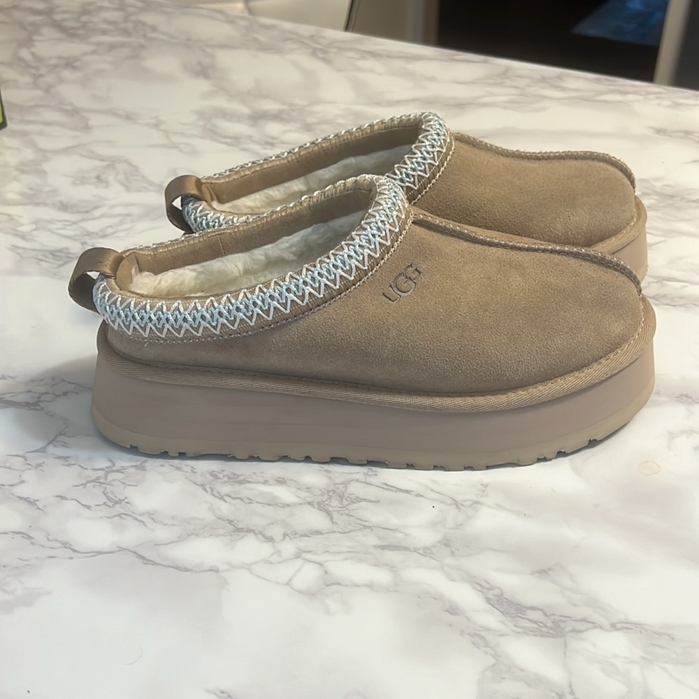 Women’s Tasman slippers new